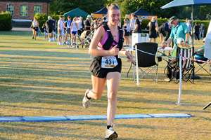 Download race photo <a href='Large/img_1949.jpg' class='lightbox-download'>here</a>
