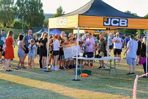 Download race photo <a href='Large/img_2000.jpg' class='lightbox-download'>here</a>