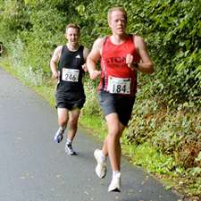 Download race photo <a href='Large/img_1654.jpg' class='lightbox-download'>here</a>