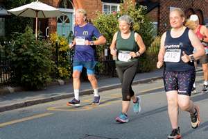 Download race photo <a href='Large/img_0348.jpg' class='lightbox-download'>here</a>