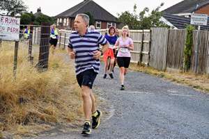 Download race photo <a href='Large/img_1047.jpg' class='lightbox-download'>here</a>