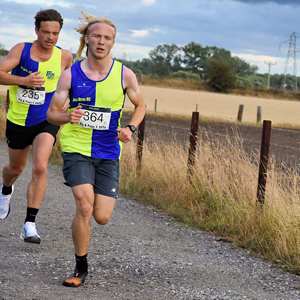 Download race photo <a href='Large/img_1209.jpg' class='lightbox-download'>here</a>