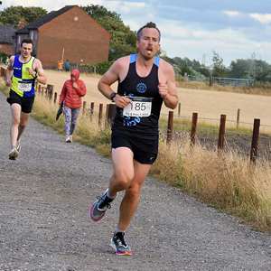Download race photo <a href='Large/img_1223.jpg' class='lightbox-download'>here</a>