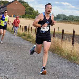 Download race photo <a href='Large/img_1225.jpg' class='lightbox-download'>here</a>