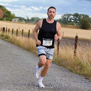 Download race photo <a href='Large/img_1348.jpg' class='lightbox-download'>here</a>