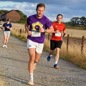 Download race photo <a href='Large/img_1573.jpg' class='lightbox-download'>here</a>