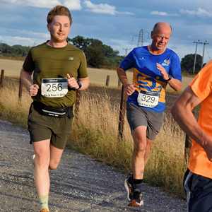Download race photo <a href='Large/img_1729.jpg' class='lightbox-download'>here</a>