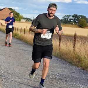 Download race photo <a href='Large/img_1745.jpg' class='lightbox-download'>here</a>