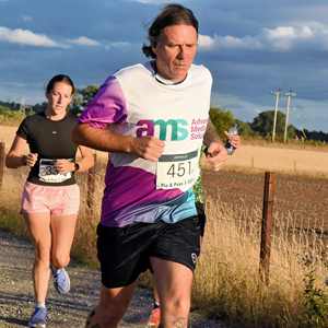 Download race photo <a href='Large/img_1871.jpg' class='lightbox-download'>here</a>