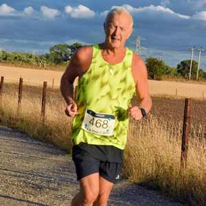 Download race photo <a href='Large/img_2000.jpg' class='lightbox-download'>here</a>