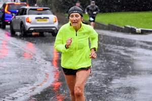 Download race photo <a href='Large/img_1377.jpg' class='lightbox-download'>here</a>