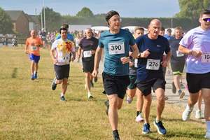 Download race photo <a href='Large/img_0219.jpg' class='lightbox-download'>here</a>