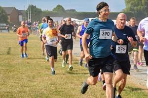 Download race photo <a href='Large/img_0220.jpg' class='lightbox-download'>here</a>