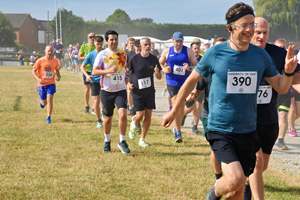 Download race photo <a href='Large/img_0221.jpg' class='lightbox-download'>here</a>