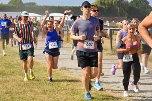 Download race photo <a href='Large/img_0274.jpg' class='lightbox-download'>here</a>