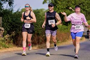 Download race photo <a href='Large/img_1080.jpg' class='lightbox-download'>here</a>