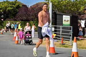 Download race photo <a href='Large/img_1325.jpg' class='lightbox-download'>here</a>