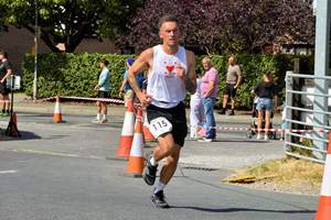 Download race photo <a href='Large/img_1383.jpg' class='lightbox-download'>here</a>