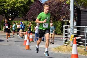 Download race photo <a href='Large/img_1490.jpg' class='lightbox-download'>here</a>