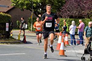 Download race photo <a href='Large/img_1491.jpg' class='lightbox-download'>here</a>