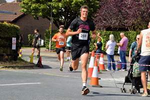 Download race photo <a href='Large/img_1492.jpg' class='lightbox-download'>here</a>