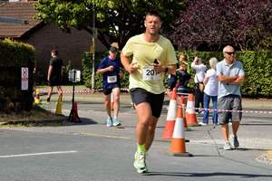 Download race photo <a href='Large/img_1568.jpg' class='lightbox-download'>here</a>