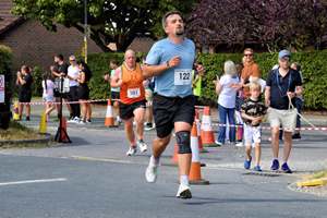 Download race photo <a href='Large/img_1678.jpg' class='lightbox-download'>here</a>