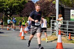 Download race photo <a href='Large/img_1745.jpg' class='lightbox-download'>here</a>