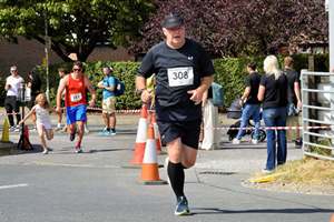Download race photo <a href='Large/img_1790.jpg' class='lightbox-download'>here</a>