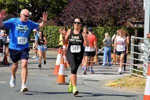 Download race photo <a href='Large/img_1890.jpg' class='lightbox-download'>here</a>