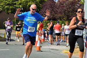 Download race photo <a href='Large/img_1893.jpg' class='lightbox-download'>here</a>