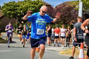 Download race photo <a href='Large/img_1894.jpg' class='lightbox-download'>here</a>
