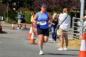 Download race photo <a href='Large/img_1944.jpg' class='lightbox-download'>here</a>