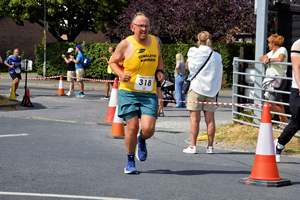 Download race photo <a href='Large/img_1949.jpg' class='lightbox-download'>here</a>
