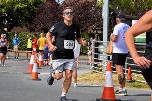 Download race photo <a href='Large/img_2017.jpg' class='lightbox-download'>here</a>