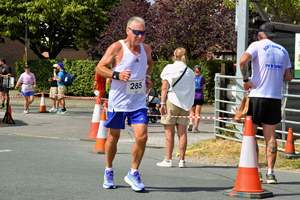 Download race photo <a href='Large/img_2024.jpg' class='lightbox-download'>here</a>