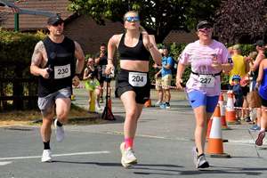 Download race photo <a href='Large/img_2026.jpg' class='lightbox-download'>here</a>