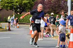 Download race photo <a href='Large/img_2139.jpg' class='lightbox-download'>here</a>