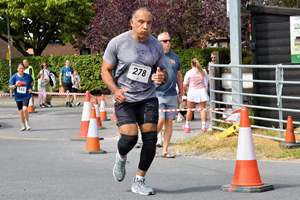 Download race photo <a href='Large/img_2169.jpg' class='lightbox-download'>here</a>