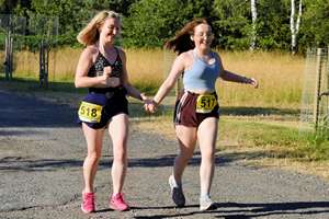 Download race photo <a href='Large/img_1527.jpg' class='lightbox-download'>here</a>