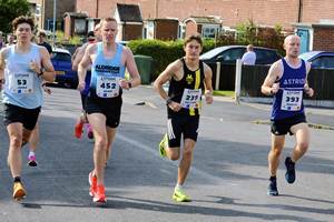Download race photo <a href='Large/img_0012.jpg' class='lightbox-download'>here</a>