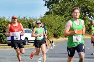 Download race photo <a href='Large/img_0301.jpg' class='lightbox-download'>here</a>