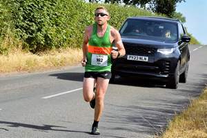 Download race photo <a href='Large/img_0909.jpg' class='lightbox-download'>here</a>