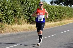 Download race photo <a href='Large/img_1001.jpg' class='lightbox-download'>here</a>