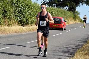 Download race photo <a href='Large/img_1129.jpg' class='lightbox-download'>here</a>
