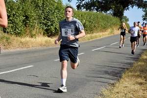 Download race photo <a href='Large/img_1147.jpg' class='lightbox-download'>here</a>
