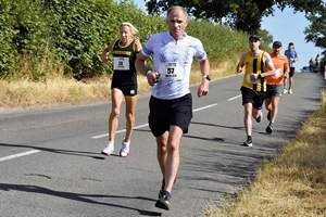 Download race photo <a href='Large/img_1153.jpg' class='lightbox-download'>here</a>