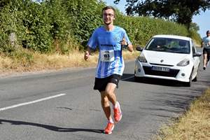 Download race photo <a href='Large/img_1177.jpg' class='lightbox-download'>here</a>