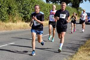 Download race photo <a href='Large/img_1210.jpg' class='lightbox-download'>here</a>