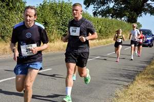 Download race photo <a href='Large/img_1213.jpg' class='lightbox-download'>here</a>
